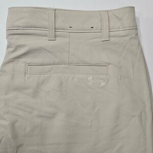 Under Armour Mens Drive Golf Shorts Tan Khaki 1350071 Size 40 Flat Front Solid